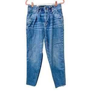 Hollister Raw Hem Ultra High Rise Mom Jean Size 7S